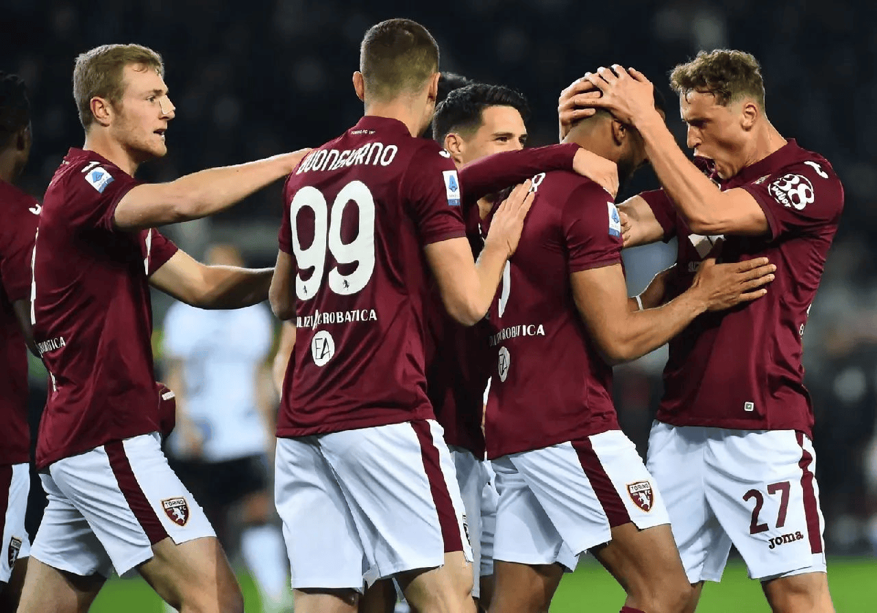 包含拉齐奥抢分成功，球队士气正高涨的词条