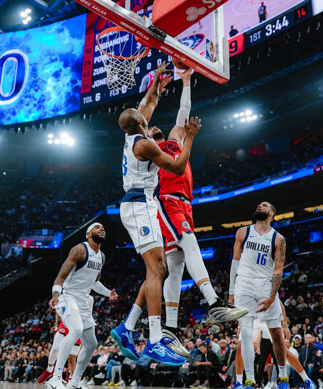 PG电子-快船队长全面发威,率队横扫对手轻取胜利